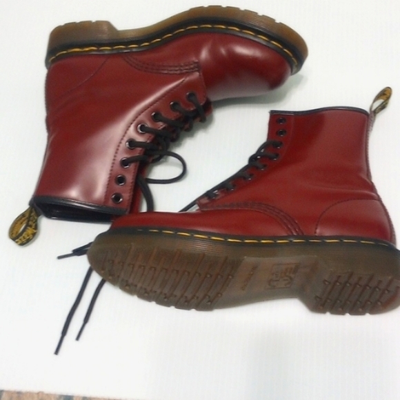 Dr. Martens 1460 Cherry Red Smooth - Picture 6 of 16